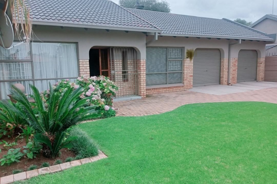 3 Bedroom Property for Sale in Orkney Park North West